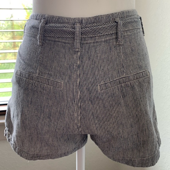 Abercrombie Blue Striped Shorts with Bow - Picture 3 of 5